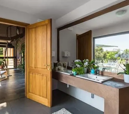 Ξενοδοχείο Borgo 3*
